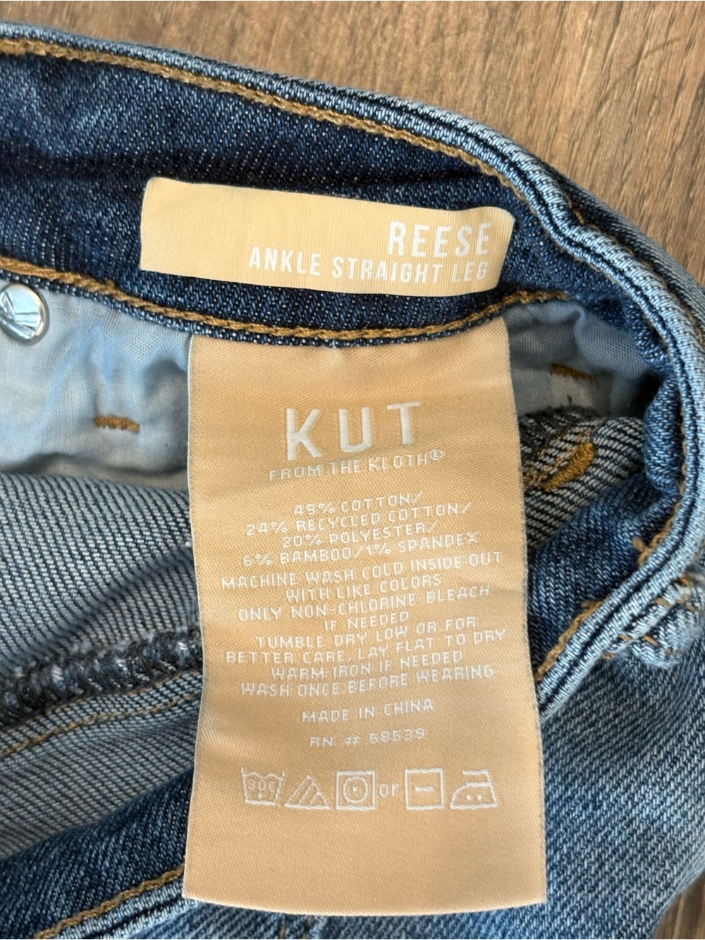 Kut from the Kloth Light Blue Cropped Straight Jeans with Frayed Hem - Picture 4 of 7